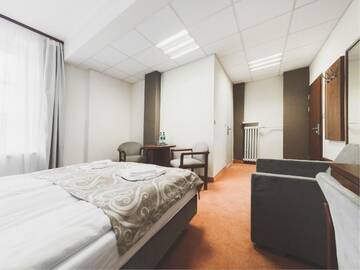 Фото номера Улучшенный двухместный номер с 1 кроватью Отель Hotel Chmielna Warsaw г. Варшава 10