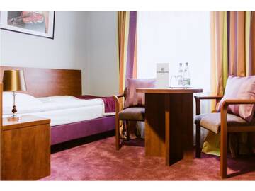 Фото номера Двухместный номер с 2 отдельными кроватями Отель Hotel Chmielna Warsaw г. Варшава 5