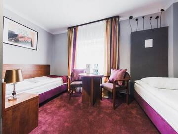 Фото номера Двухместный номер с 2 отдельными кроватями Отель Hotel Chmielna Warsaw г. Варшава 4