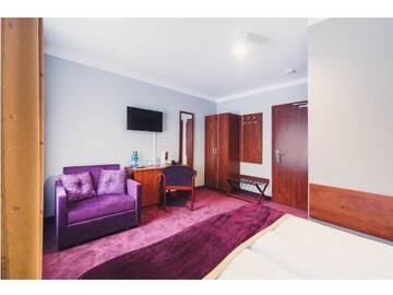 Фото номера Улучшенный двухместный номер с 1 кроватью Отель Hotel Chmielna Warsaw г. Варшава 12