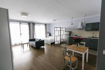 Фото номера Номер-студио с кроватью размера &quot;king-size&quot; и балконом Апартаменты Renttner Apartamenty г. Варшава 2