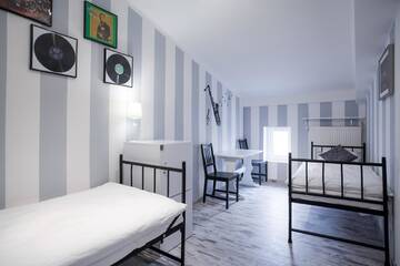 Фото номера Двухместный номер с 2 отдельными кроватями Хостелы AB Hostel г. Варшава 4