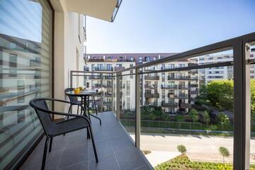 Фото номера Улучшенный номер-студио Апартаменты Kazou Residence г. Варшава 7