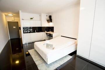 Фото номера Улучшенный номер-студио Апартаменты Kazou Residence г. Варшава 14