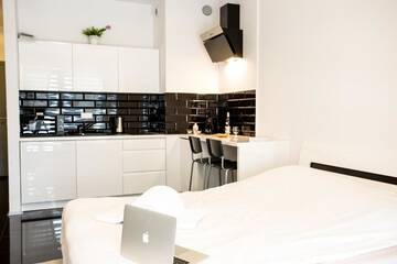 Фото номера Улучшенный номер-студио Апартаменты Kazou Residence г. Варшава 15