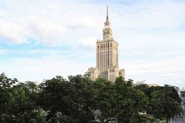 Фото номера Люкс с кроватью размера «king-size» и балконом Апартаменты Premium Key-Apartaments Śródmieście г. Варшава 11