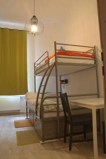 Фото номера Двухместный номер с 1 кроватью и общей ванной комнатой Хостелы Hostel Lwowska 11 г. Варшава 6