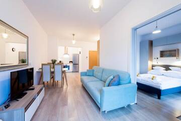 Фото номера Улучшенные апартаменты Апарт-отели GO Apartments г. Варшава 18