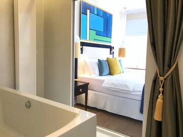 Фото номера Luxury 3 Bedroom SIGNATURE Suite with Main Market Square view (175m2) Апарт-отели MONDRIAN Luxury Suites UNESCO Old Town г. Варшава 17