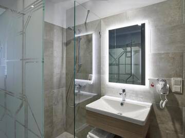 Фото номера Стандартный номер с кроватью размера &quot;queen-size&quot; Отель ibis Styles Warszawa City г. Варшава 4