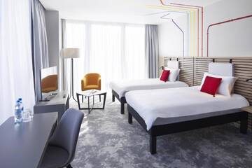 Фото номера Стандартный двухместный номер с 2 отдельными кроватями Отель ibis Styles Warszawa City г. Варшава 2