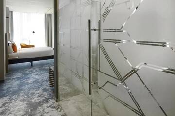 Фото номера Стандартный номер с кроватью размера &quot;queen-size&quot; Отель ibis Styles Warszawa City г. Варшава 3