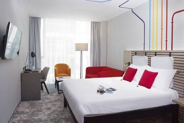 Фото номера Стандартный двухместный номер с 1 кроватью и диваном Отель ibis Styles Warszawa City г. Варшава 4