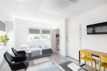 Фото номера Cемейный номер с собственной ванной комнатой Хостелы B&amp;B Sport Rooms г. Варшава 6