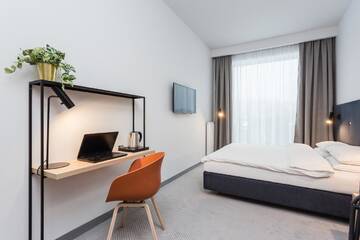 Фото номера Двухместный номер с 1 кроватью Отель Platinum Hotel&amp;Residence Wilanów г. Варшава 3