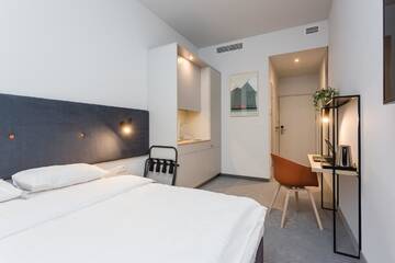 Фото номера Апартаменты-студио Отель Platinum Hotel&amp;Residence Wilanów г. Варшава 3