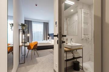 Фото номера Двухместный номер с 1 кроватью Отель Platinum Hotel&amp;Residence Wilanów г. Варшава 8