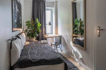 Фото номера Одноместный номер с ванной комнатой Проживание в семье Irysowy Premium Hostel г. Варшава 13
