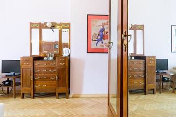 Фото номера Двухместный номер Делюкс с диваном Отели типа «постель и завтрак» 4th Floor Bed and Breakfast г. Варшава 10