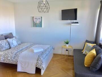 Фото номера Апартаменты с балконом и окном - Smolna, 8 Апартаменты Palm Aparts Warsaw г. Варшава 2