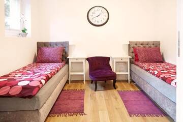 Фото номера Апартаменты с 2 спальнями Апартаменты Lovely LUX Garden Flat near Royal Park г. Варшава 38