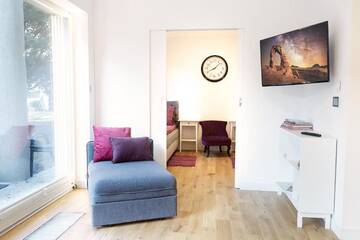 Фото номера Апартаменты с 2 спальнями Апартаменты Lovely LUX Garden Flat near Royal Park г. Варшава 39