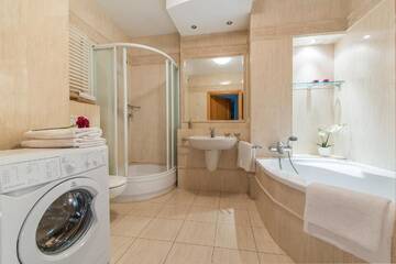 Фото номера Апартаменты с 3 спальнями - Tamka, 16 Апартаменты P&amp;O Apartments Tamka г. Варшава 40