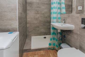 Фото номера Апартаменты Делюкс Апартаменты ShortStayPoland Grzybowska (B1) г. Варшава 16