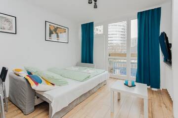 Фото номера Апартаменты Делюкс Апартаменты ShortStayPoland Grzybowska (B1) г. Варшава 14