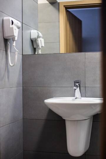 Фото номера Просторный одноместный номер Отель Waw Hotel Airport Okęcie г. Варшава 5