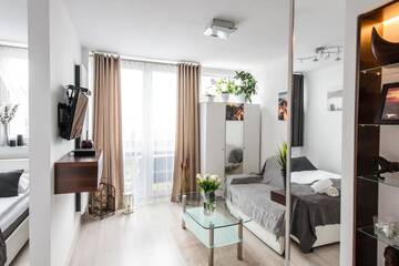 Фото номера Апартаменты с 1 спальней Апартаменты Alma Apartments Grzybowska г. Варшава 36