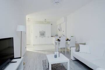 Фото номера Апартаменты с 1 спальней Апартаменты ShortStayPoland Aleje Jerozolimskie (B13) г. Варшава 43