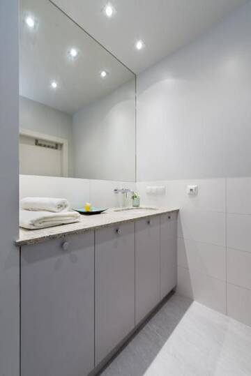 Фото номера Апартаменты с 1 спальней Апартаменты Chmielna 12 &amp; Gorskiego 3 close to Nowy Swiat г. Варшава 29