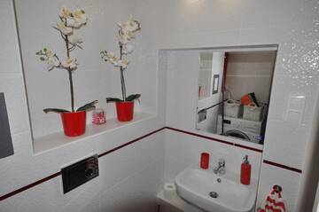 Фото номера Апартаменты с 2 спальнями Апартаменты Augusta Apartment г. Варшава 24