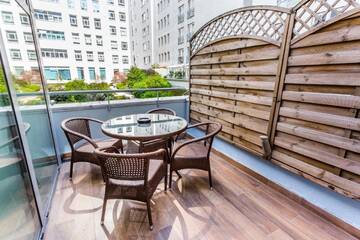 Фото номера Улучшенные апартаменты Апартаменты JessApart– Babka Tower Apartment г. Варшава 6