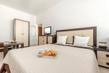 Фото номера Апартаменты-студио - Elektoralna 9 Street Апартаменты Plac Bankowy Serviced Apartments г. Варшава 2