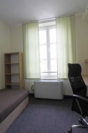 Фото номера Одноместный номер с собственной ванной комнатой Хостелы Dom Pomocy Studentom г. Варшава 11