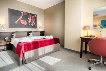 Фото номера Полулюкс Отель Leonardo Royal Hotel Warsaw г. Варшава 5