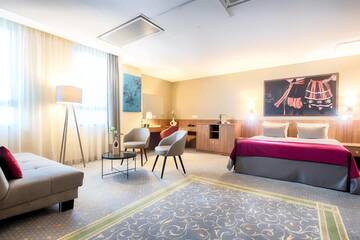 Фото номера Полулюкс Отель Leonardo Royal Hotel Warsaw г. Варшава 3
