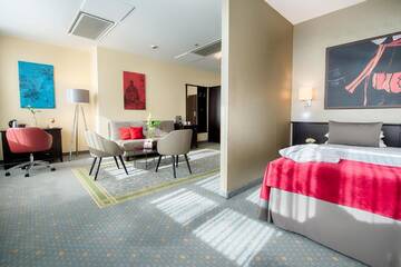 Фото номера Полулюкс Отель Leonardo Royal Hotel Warsaw г. Варшава 4