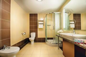 Фото номера Полулюкс Отель Leonardo Royal Hotel Warsaw г. Варшава 8