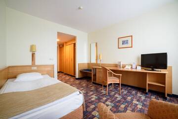 Фото номера Одноместный номер Отель Hotel Partner г. Варшава 2