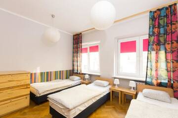 Фото номера Трехместный номер с общей ванной комнатой Хостелы Hostel Helvetia г. Варшава 6