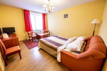 Фото номера Двухместный номер Делюкс с 1 двуспальной кроватью Отель Hotel Wald г. Варшава 2