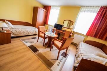 Фото номера Трехместный номер Отель Hotel Wald г. Варшава 2
