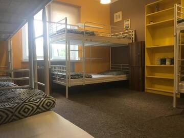 Фото номера Кровать в общем 8-местном номере для мужчин и женщин Хостелы Team Hostel г. Варшава 2