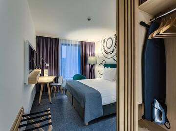 Фото номера Двухместный номер с 1 кроватью - Для некурящих Отель Holiday Inn - Warsaw City Centre г. Варшава 7