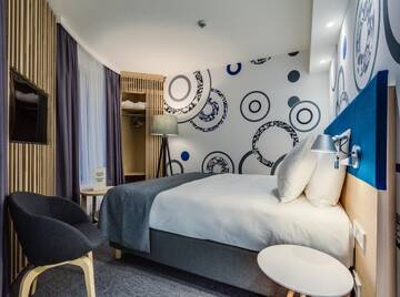 Фото номера Люкс с 1 спальней - Для некурящих Отель Holiday Inn - Warsaw City Centre г. Варшава 2