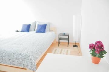 Фото номера Двухместный номер с 1 кроватью Хостелы HaLo Rooms City Centre г. Варшава 4
