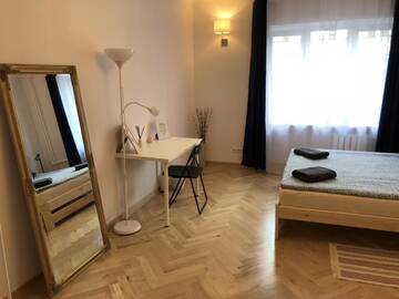 Фото номера Большой двухместный номер с 1 кроватью Хостелы HaLo Rooms City Centre г. Варшава 6